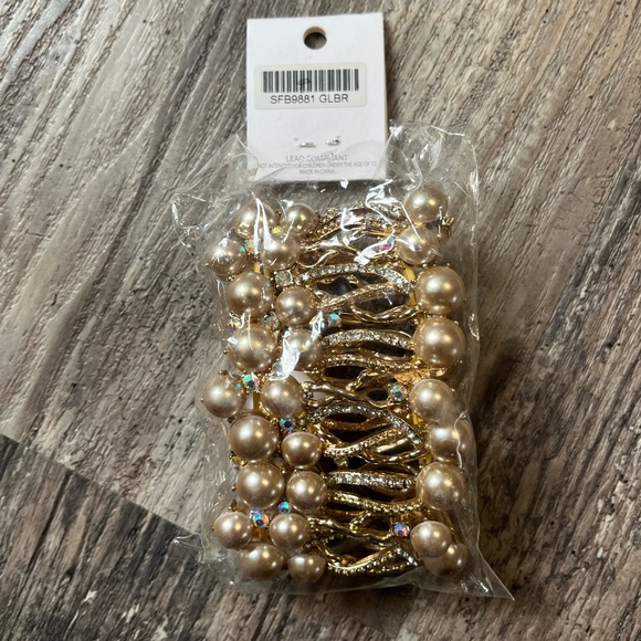 Mia Lux bracelet and clip on earrings bundle pearl fashion jewelry NWT - Picture 3 of 7